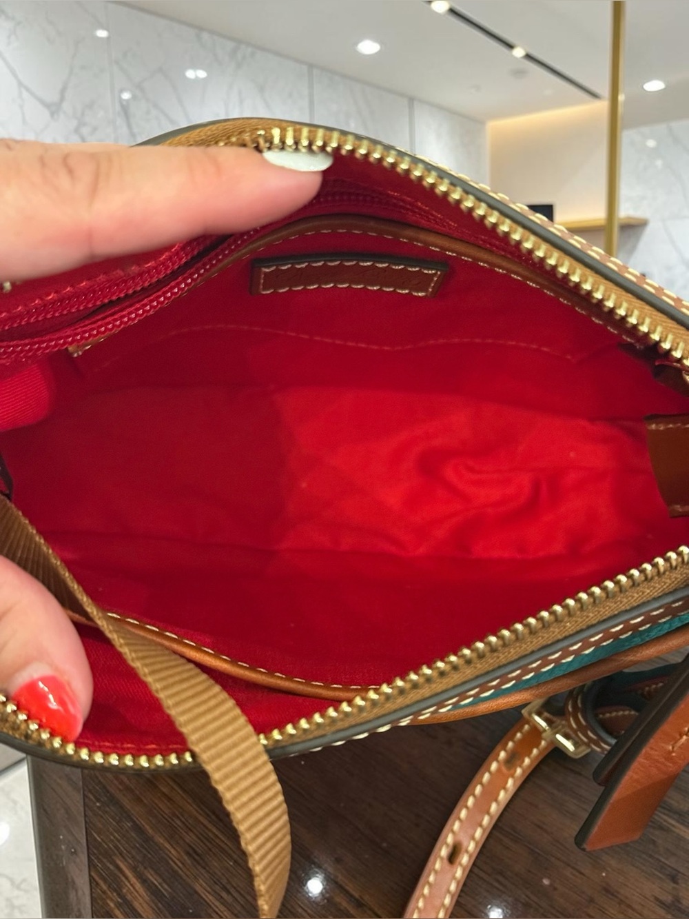 🌿 Dooney & Bourke Pebble Grain East West Pocket Crossbody – Spearmint /Like New! - Picture 6 of 7